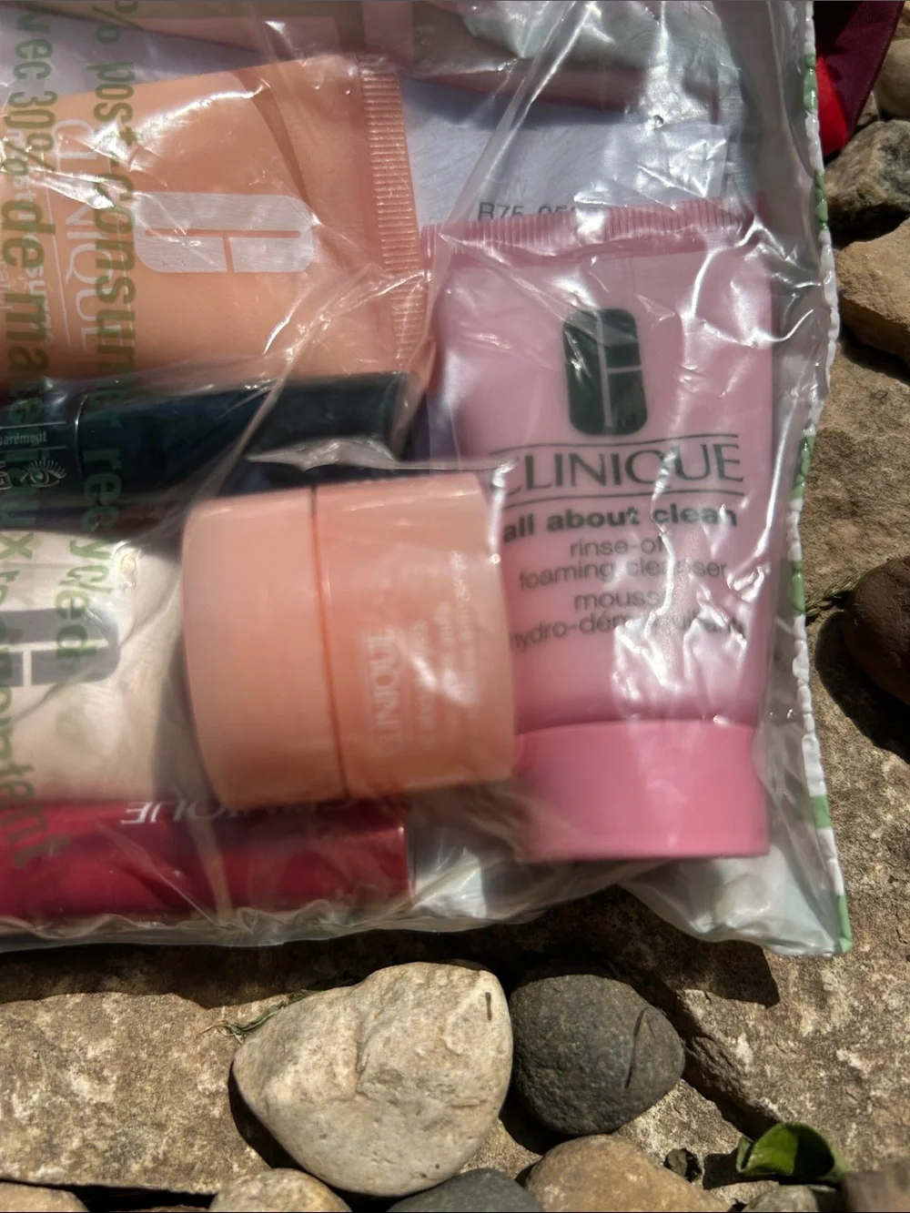 Clinique x Jonathan Cohen 7-piece Make Up and Beauty Gift Set